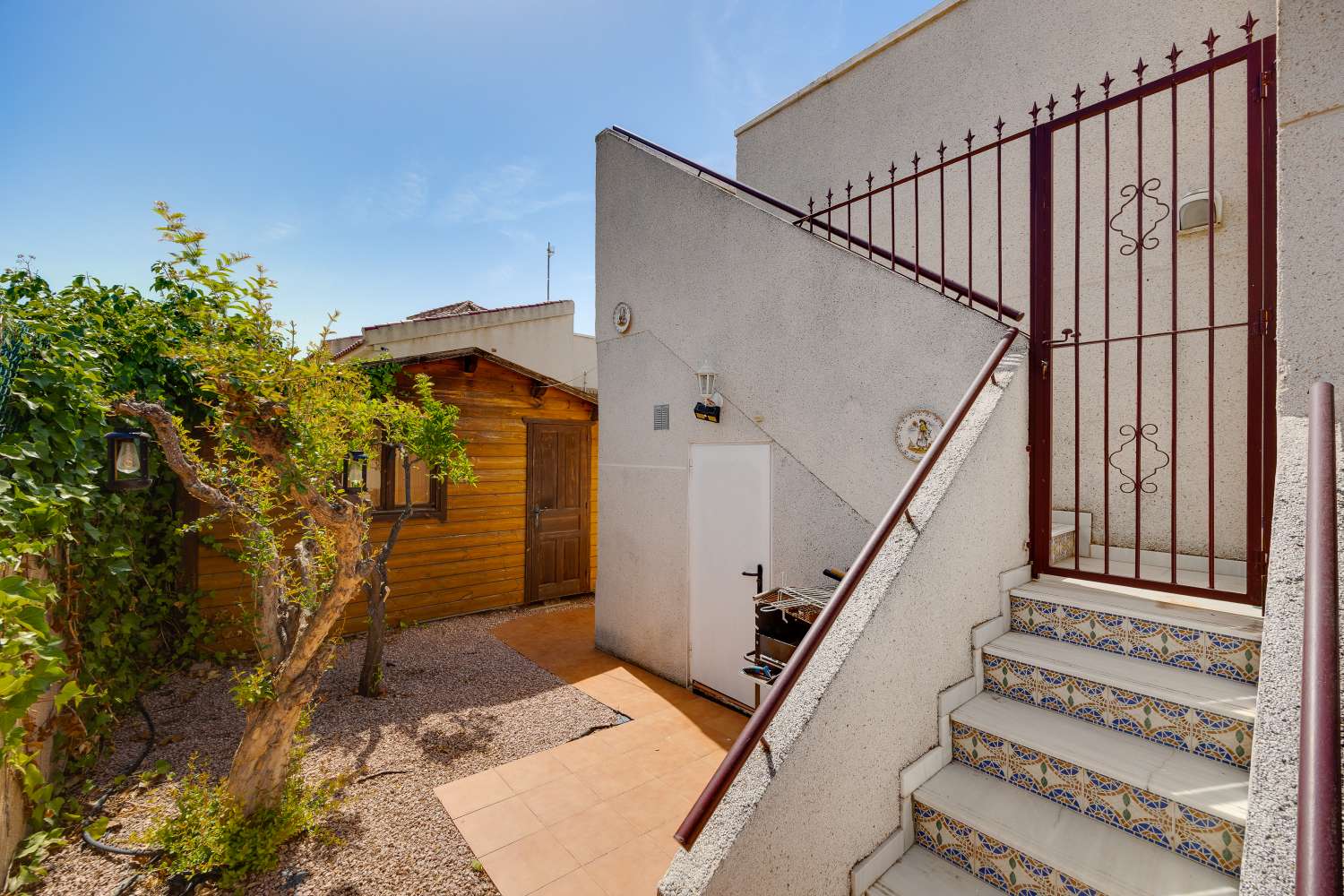 Espaciosa villa independiente de 3 dormitorios con piscina privada y gran parcela