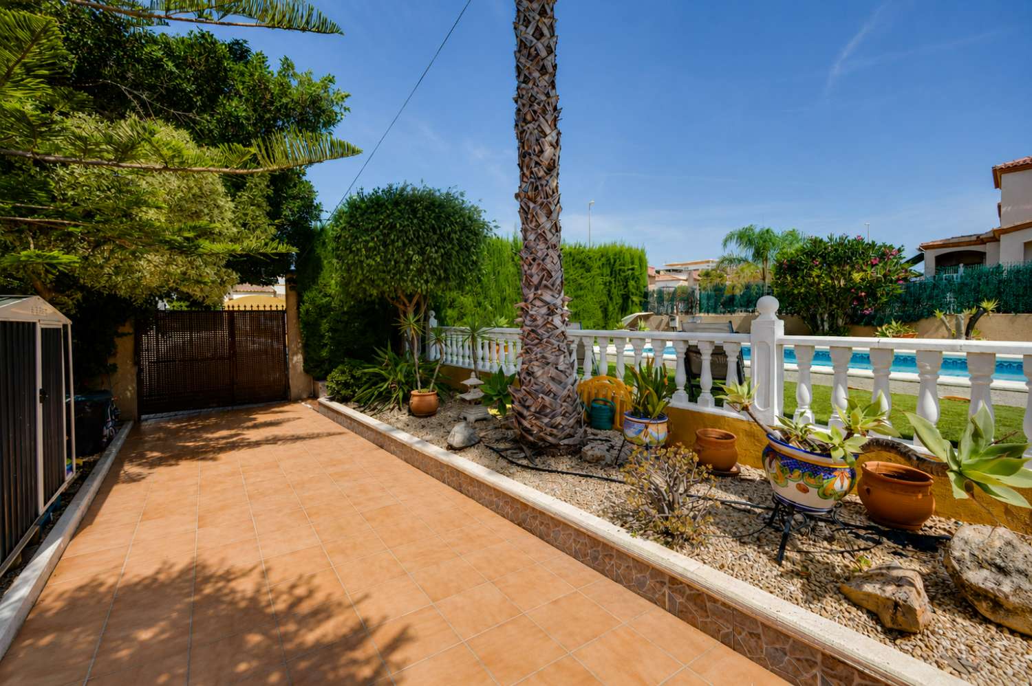 Espaciosa villa independiente de 3 dormitorios con piscina privada y gran parcela
