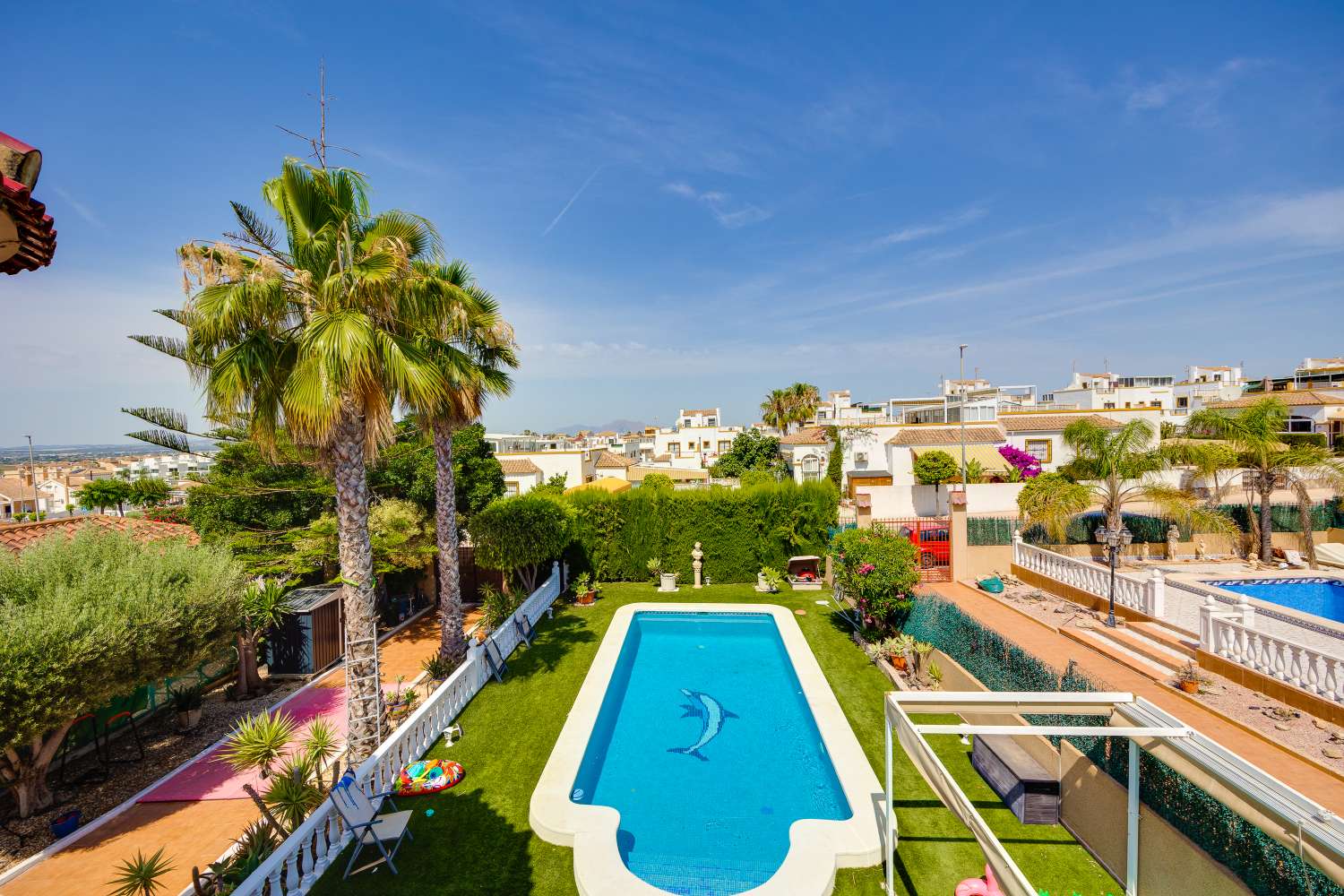 Espaciosa villa independiente de 3 dormitorios con piscina privada y gran parcela