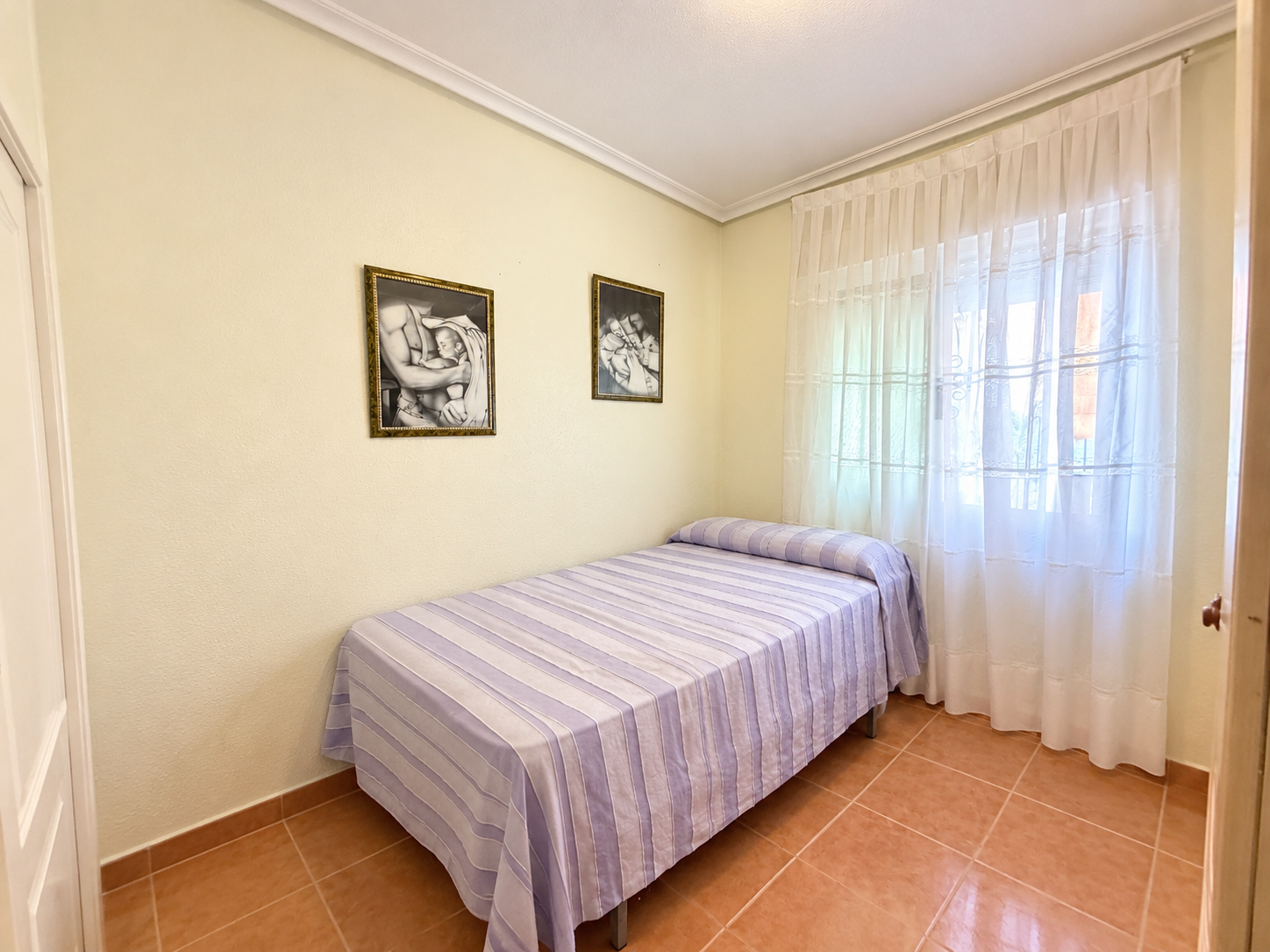 Duplex de 3 dormitorios, 2 baños , piscina privada en el corazón de la Zenia.