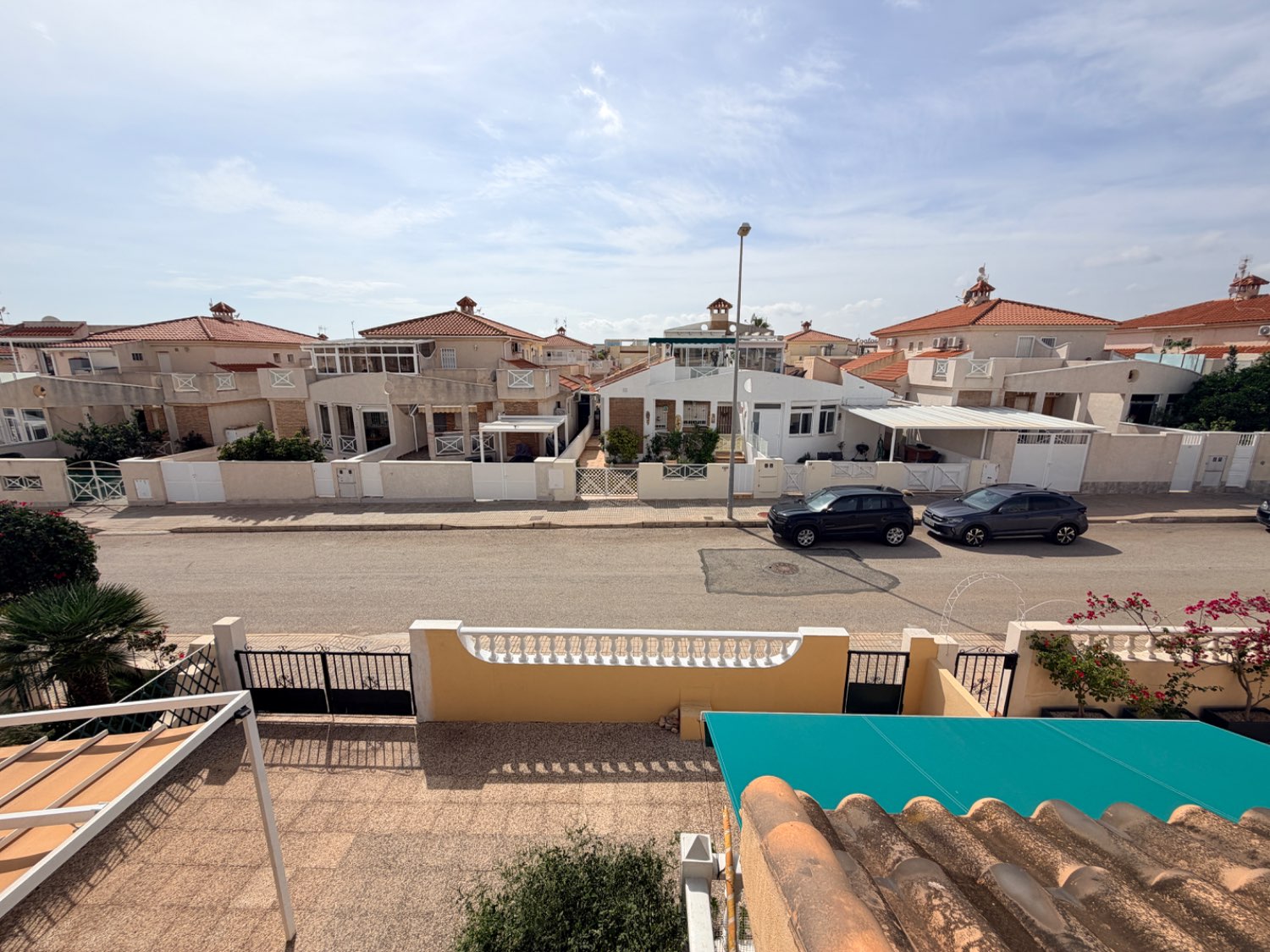 Duplex de 3 dormitorios, 2 baños , piscina privada en el corazón de la Zenia.