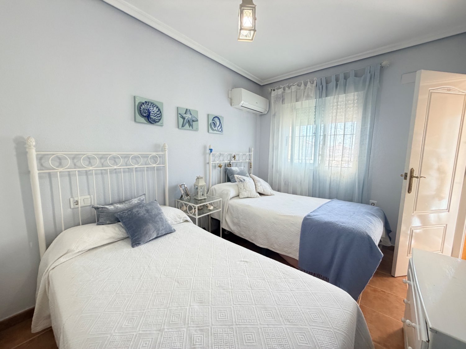 Duplex de 3 dormitorios, 2 baños , piscina privada en el corazón de la Zenia.