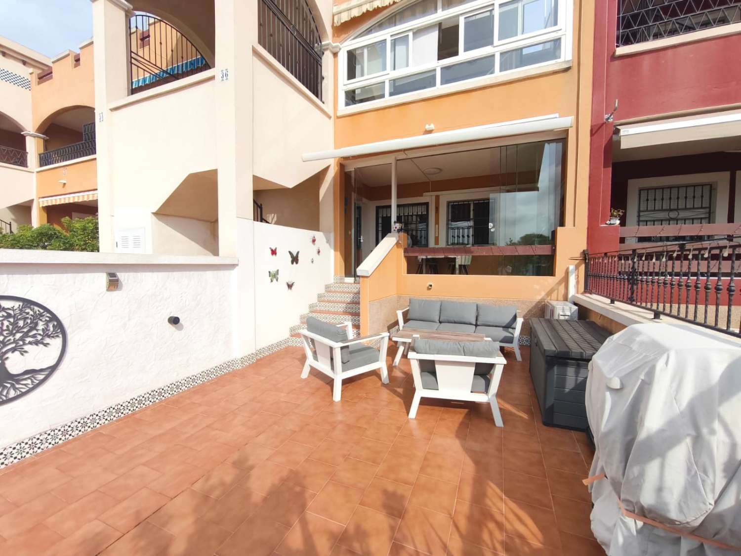 Acogedora vivienda en planta baja de 2 dormitorios y 2 baños