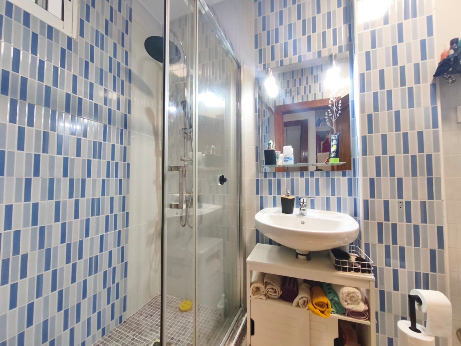 Apartamento en planta baja con doble jardín ,2 dormitorios , 1 baño en nueva Torrevieja
