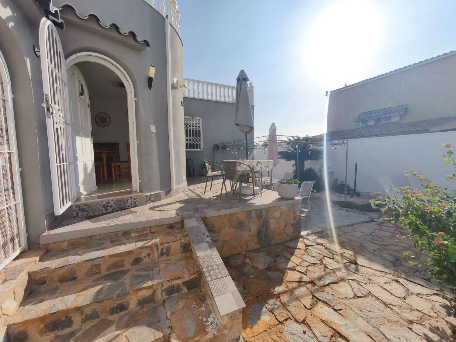 Espaciosa casa independiente de 3 habitaciones en el corazón de La Florida