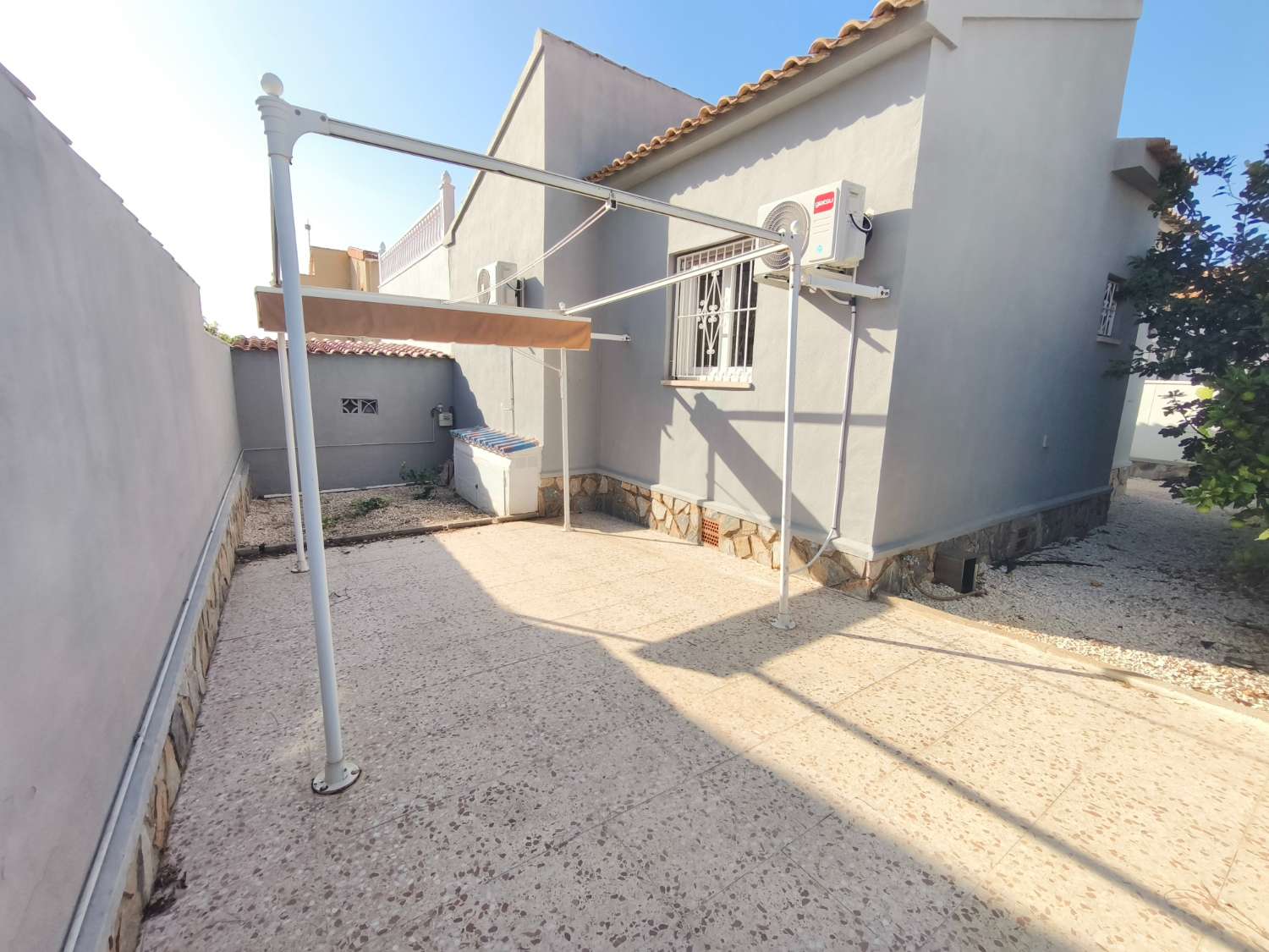 Espaciosa casa independiente de 3 habitaciones en el corazón de La Florida