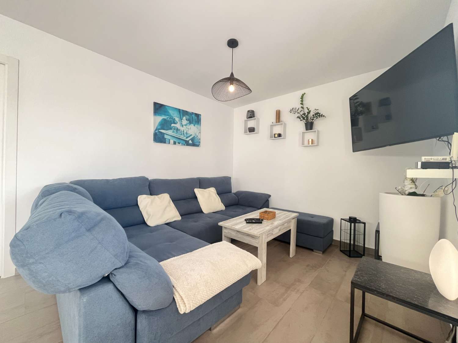 Casa moderna de 3 dormitorios con piscina privada, jardín y solario