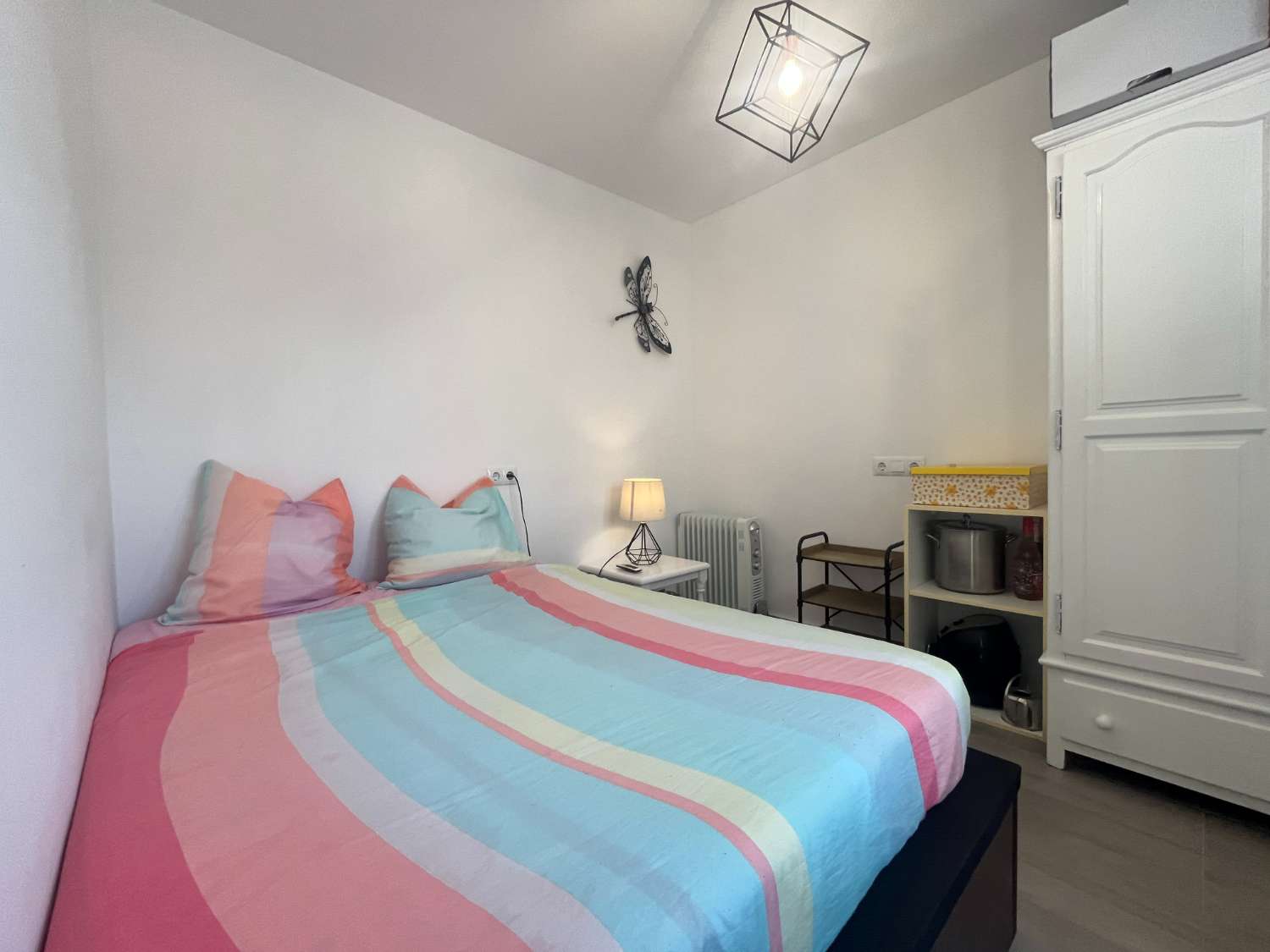 Casa moderna de 3 dormitorios con piscina privada, jardín y solario
