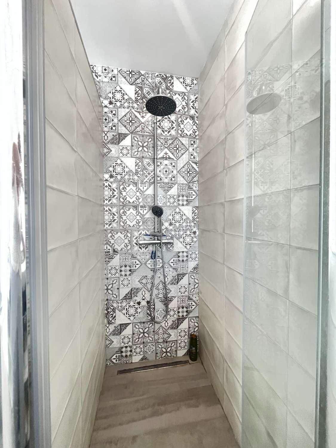 Casa moderna de 3 dormitorios con piscina privada, jardín y solario