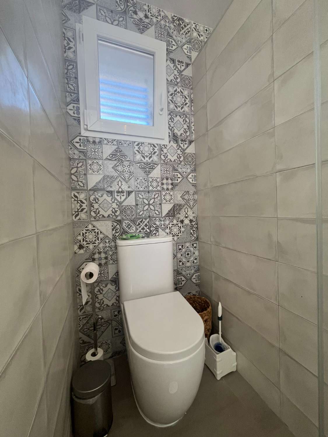 Casa moderna de 3 dormitorios con piscina privada, jardín y solario