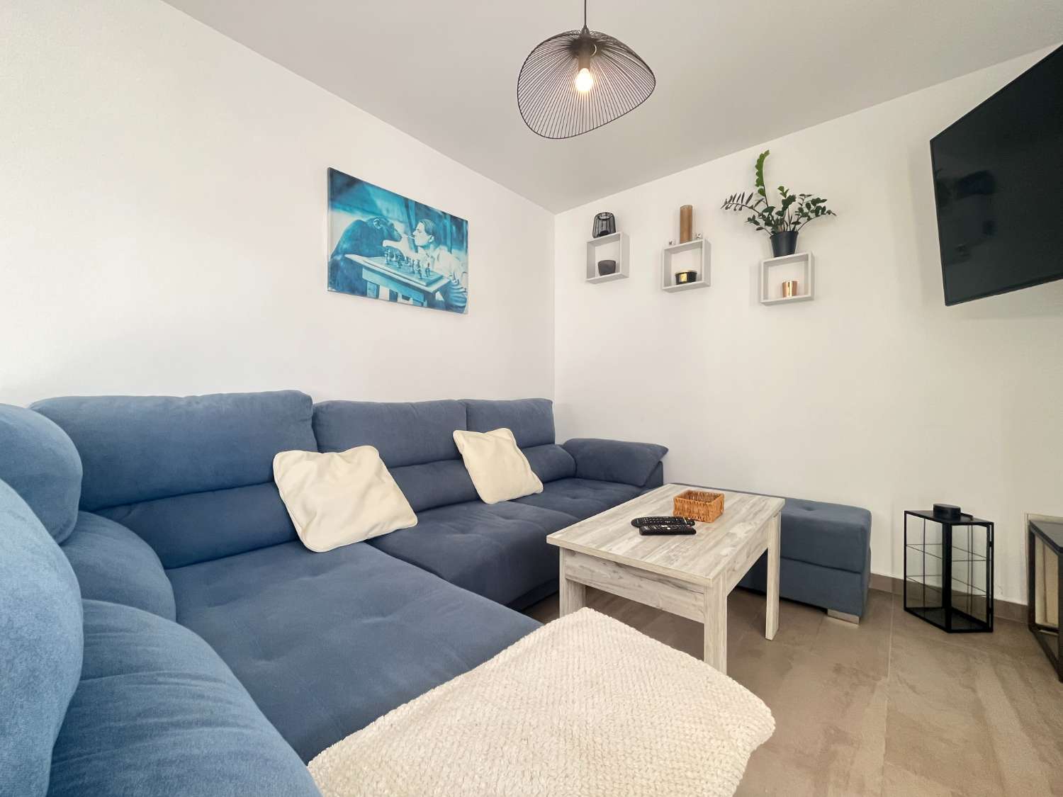 Casa moderna de 3 dormitorios con piscina privada, jardín y solario