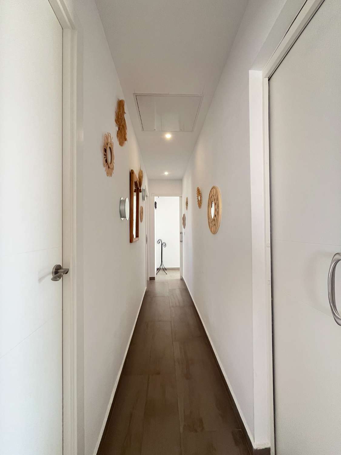 Casa moderna de 3 dormitorios con piscina privada, jardín y solario