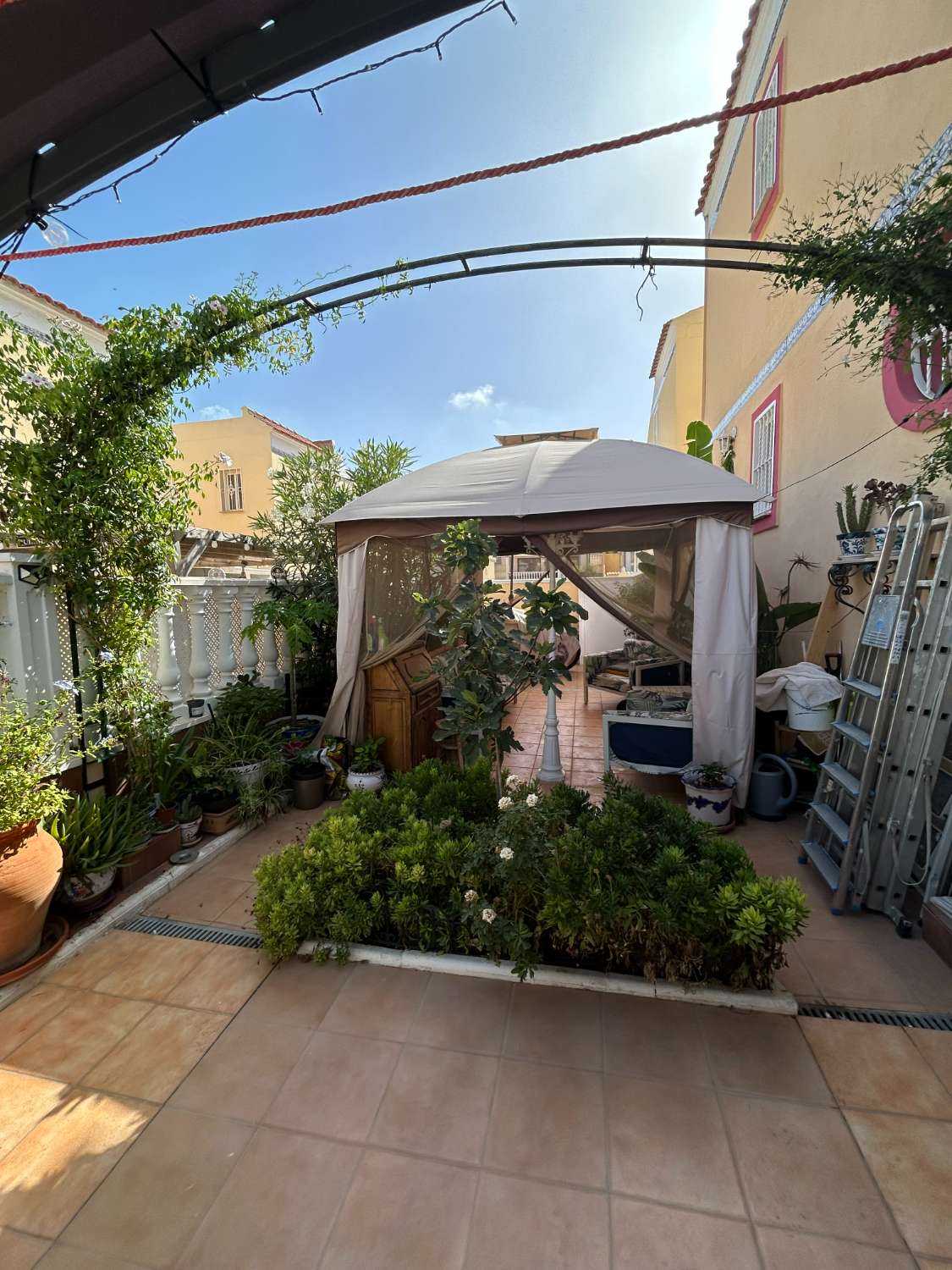 Dúplex de esquina de 2 dormitorios