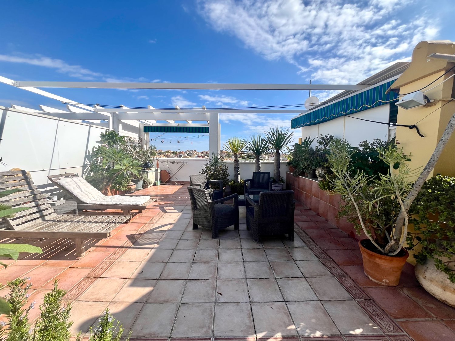Apartamento muy espacioso de 4 habitaciones y 2 baños en La Florida