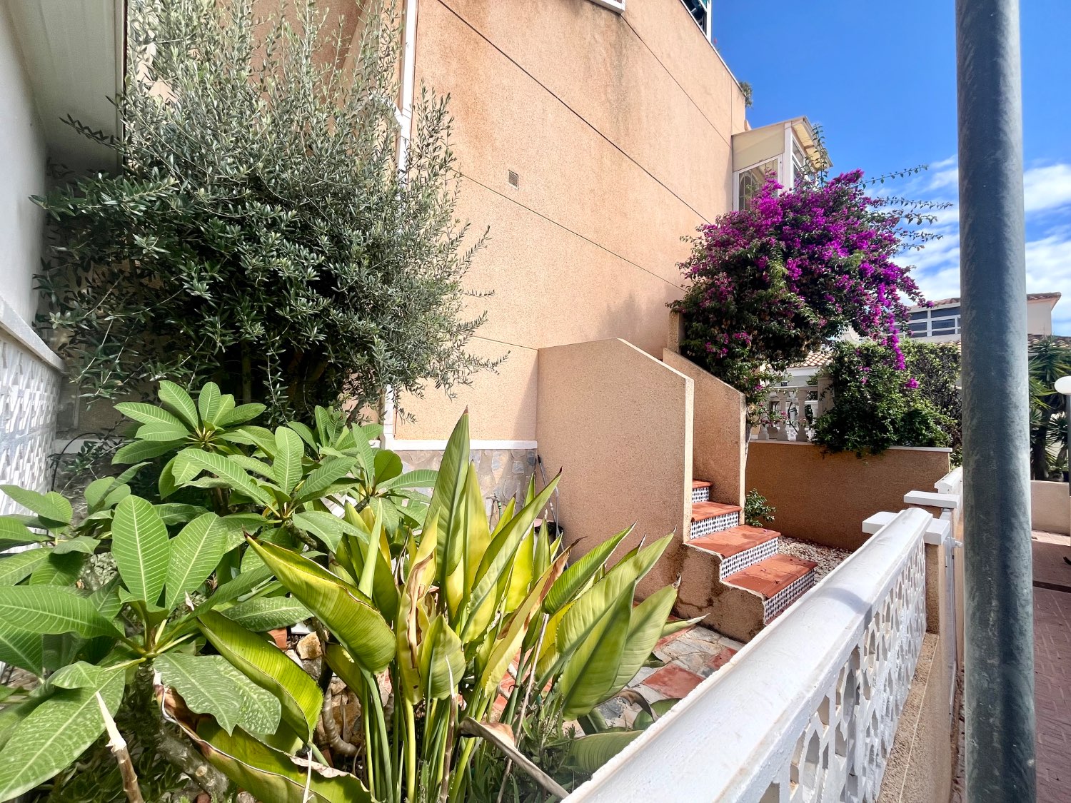 Apartamento muy espacioso de 4 habitaciones y 2 baños en La Florida