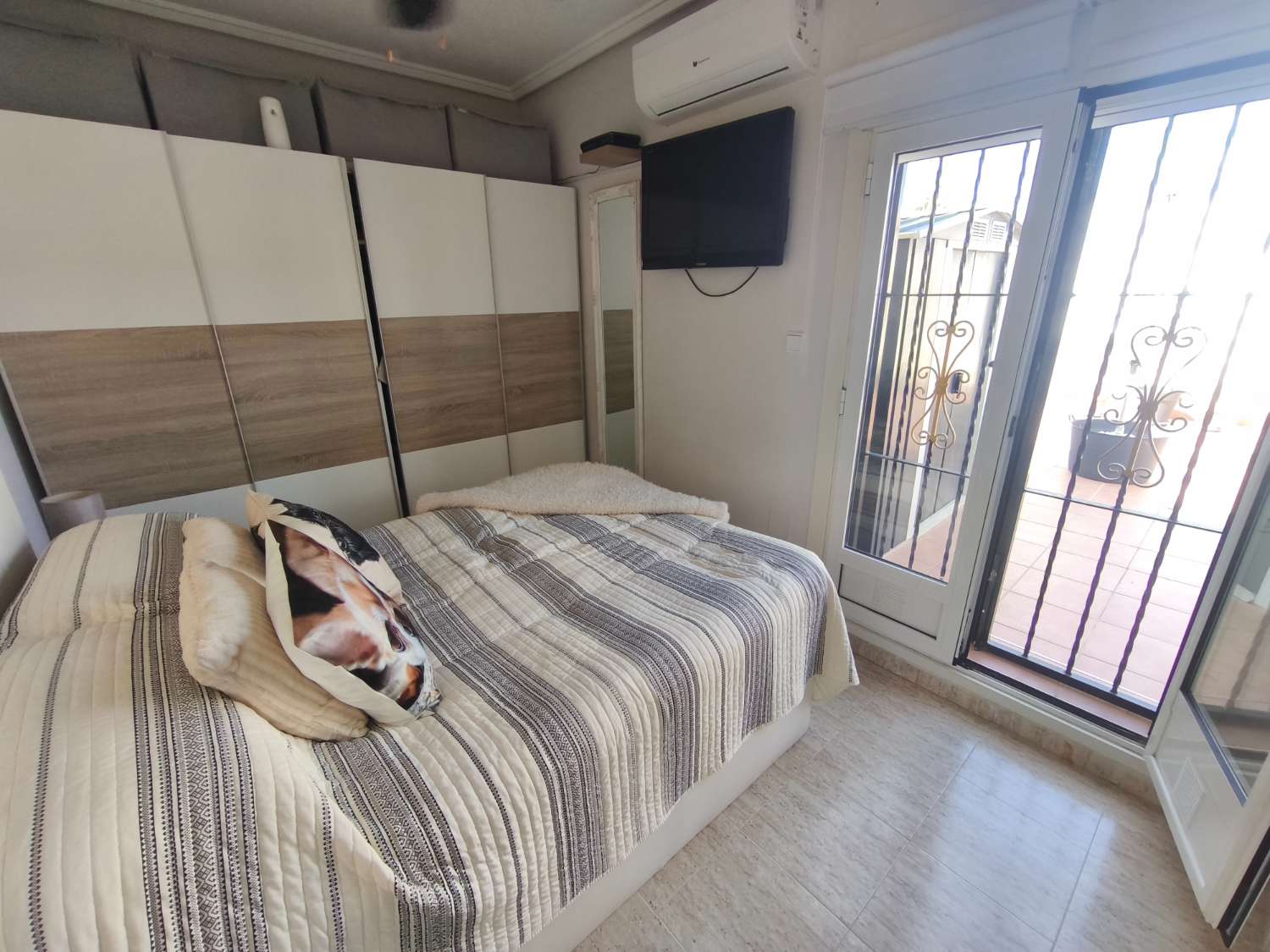 Casa en esquina de 2 dormitorios y 1 baño