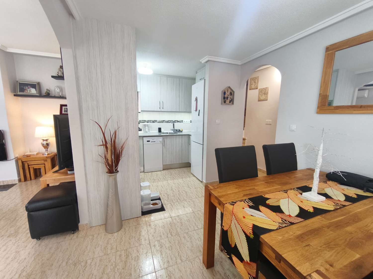 Casa en esquina de 2 dormitorios y 1 baño
