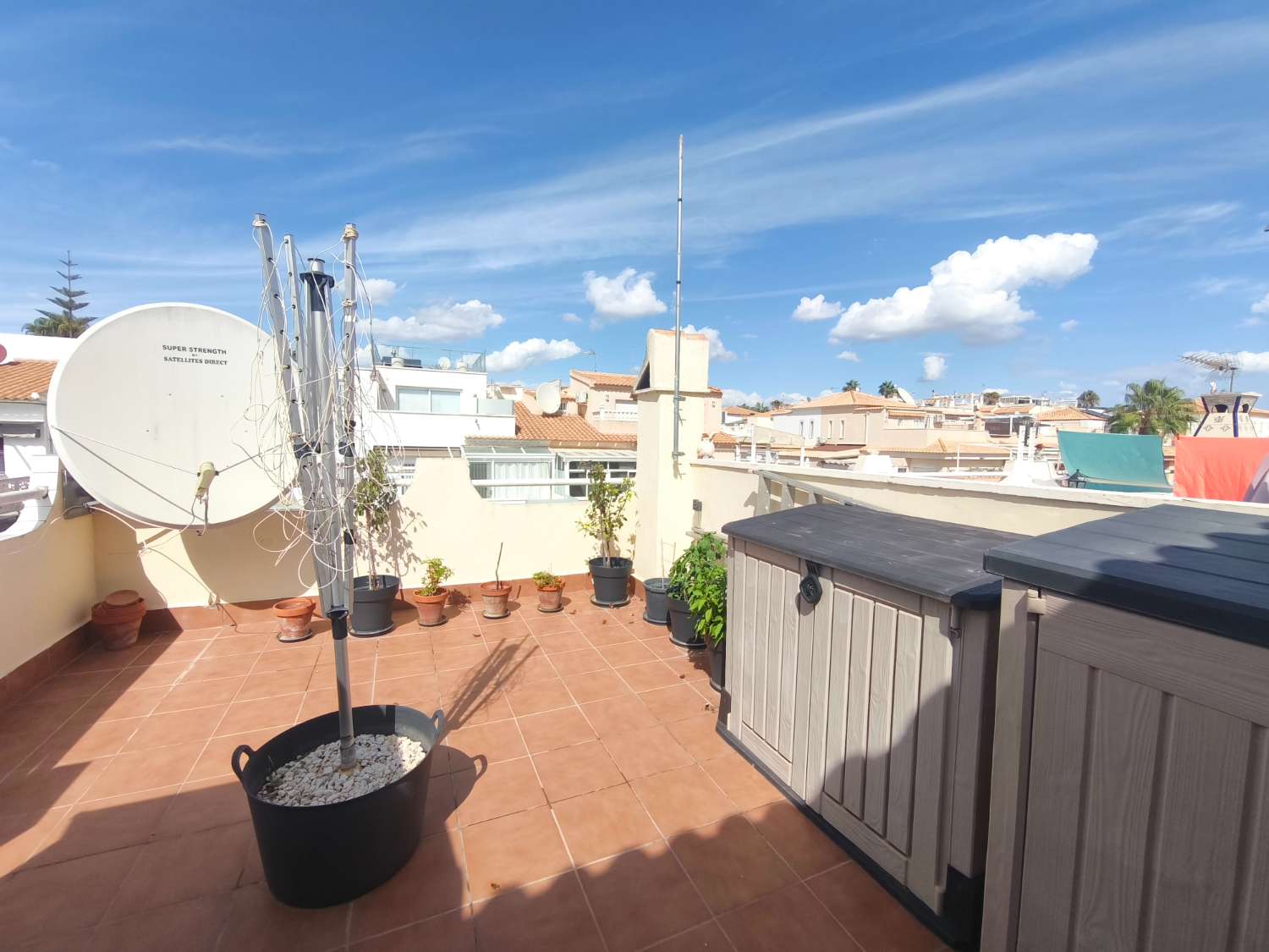 Casa en esquina de 2 dormitorios y 1 baño