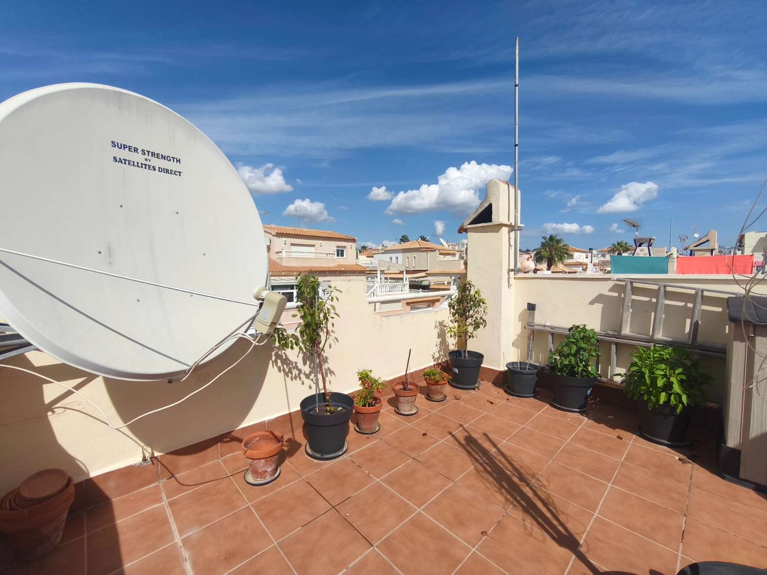 Casa en esquina de 2 dormitorios y 1 baño
