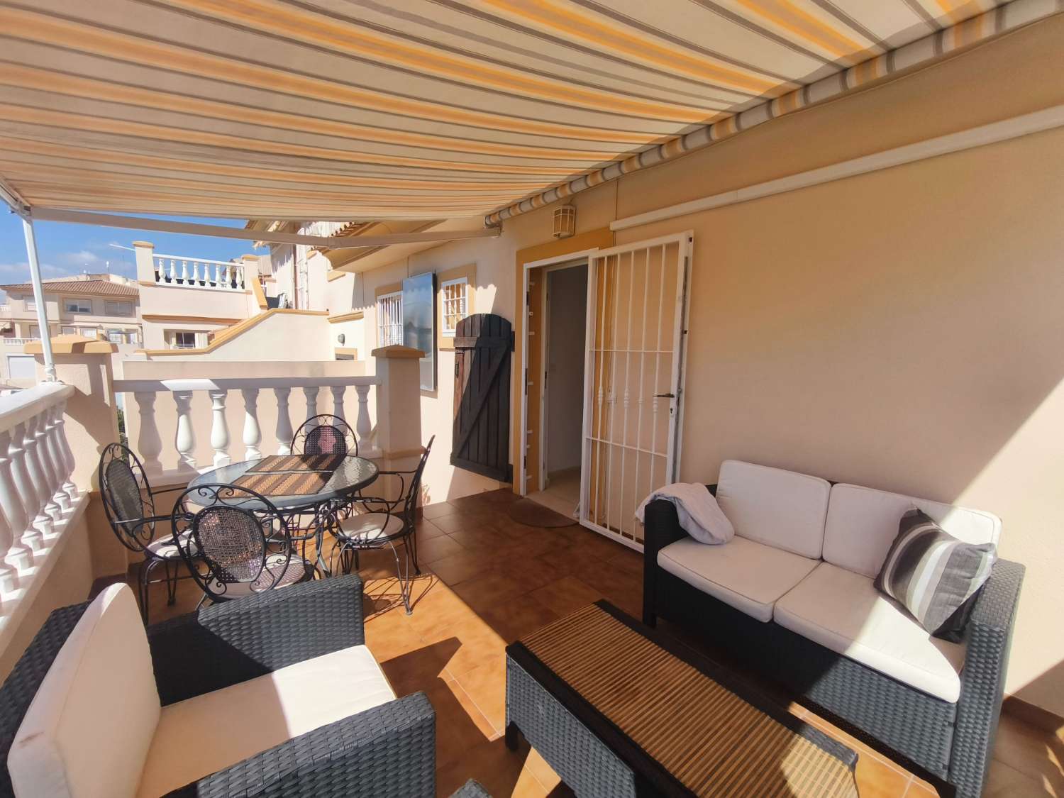 Precioso apartamento soleado con jardín orientado al sur.