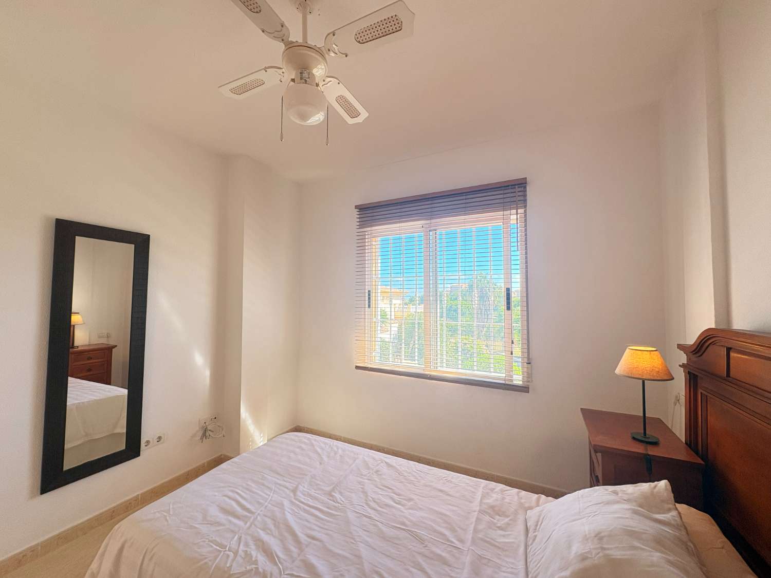 Precioso apartamento soleado con jardín orientado al sur.