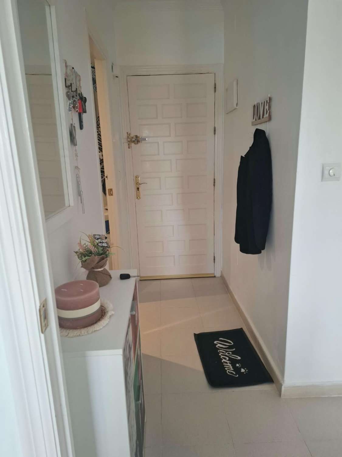 Apartamento con 1 dormitorio, 1 baño y terraza acristalada en Los Almendros, La Florida – Orihuela Costa
