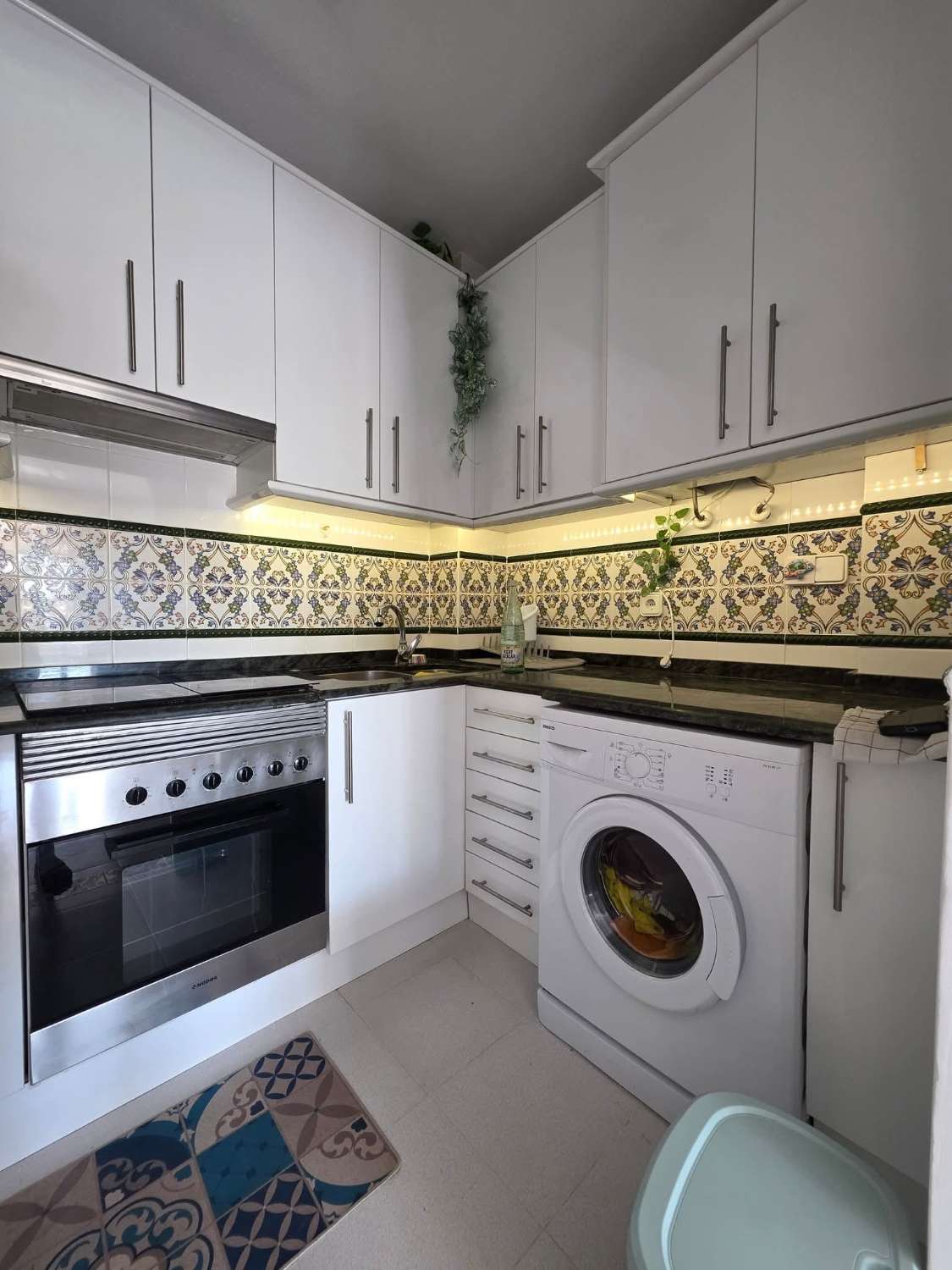 Apartamento con 1 dormitorio, 1 baño y terraza acristalada en Los Almendros, La Florida – Orihuela Costa