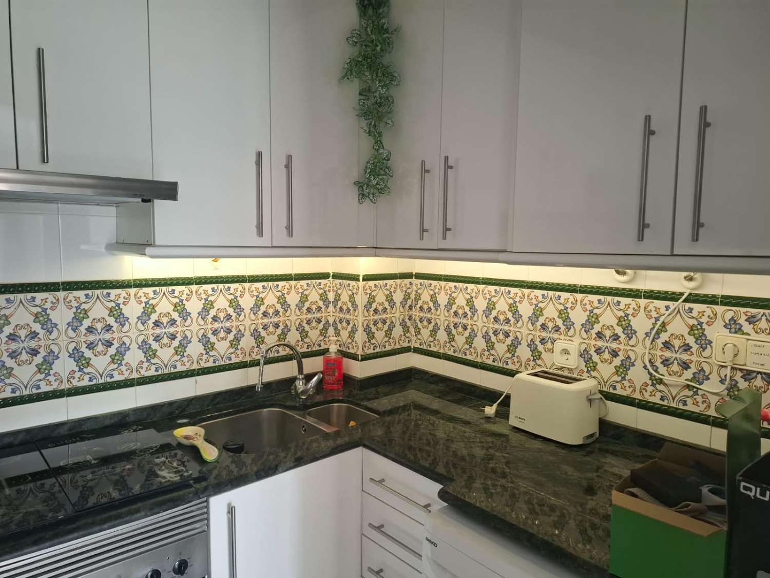 Apartamento con 1 dormitorio, 1 baño y terraza acristalada en Los Almendros, La Florida – Orihuela Costa