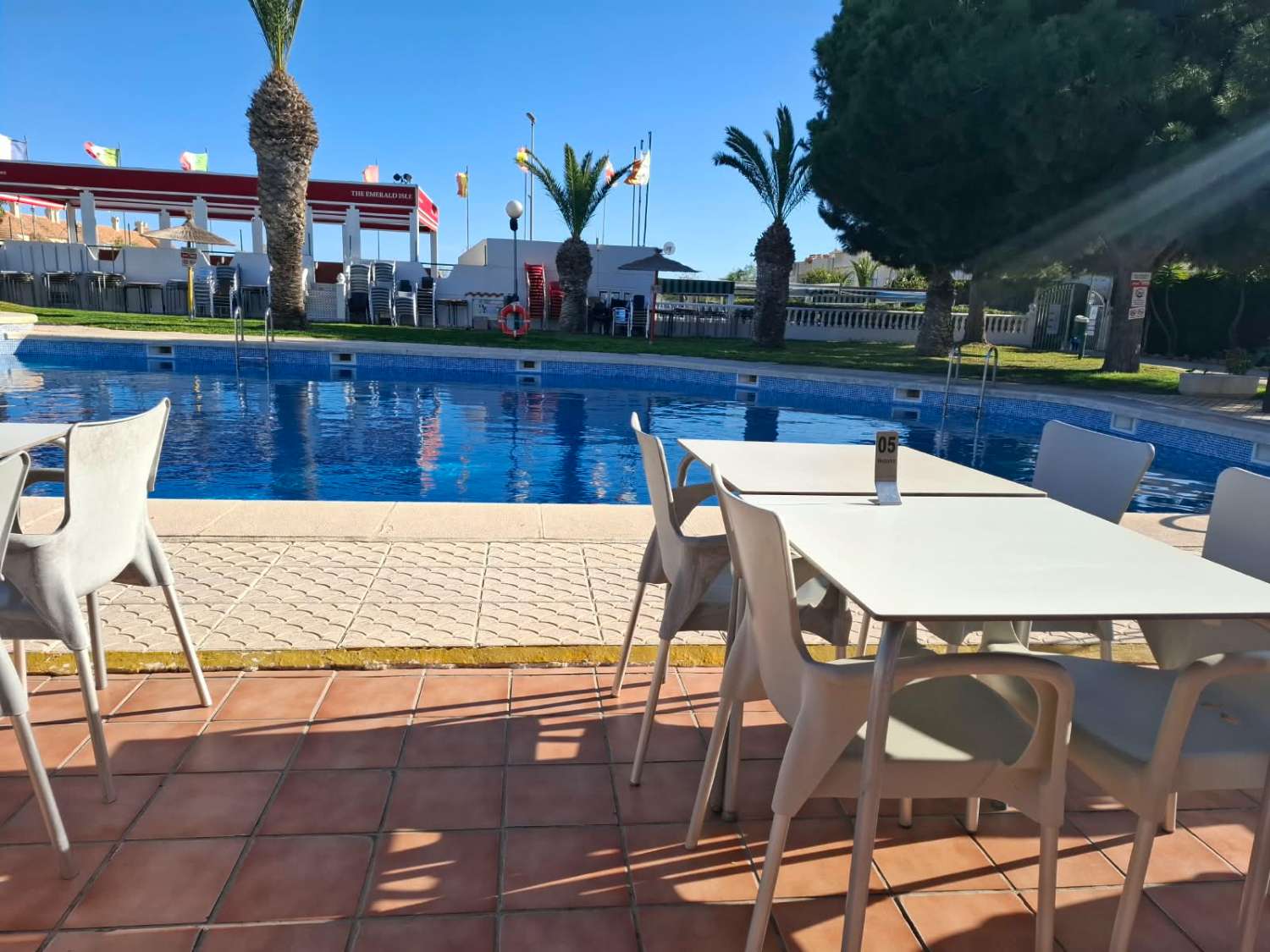 Apartamento con 1 dormitorio, 1 baño y terraza acristalada en Los Almendros, La Florida – Orihuela Costa