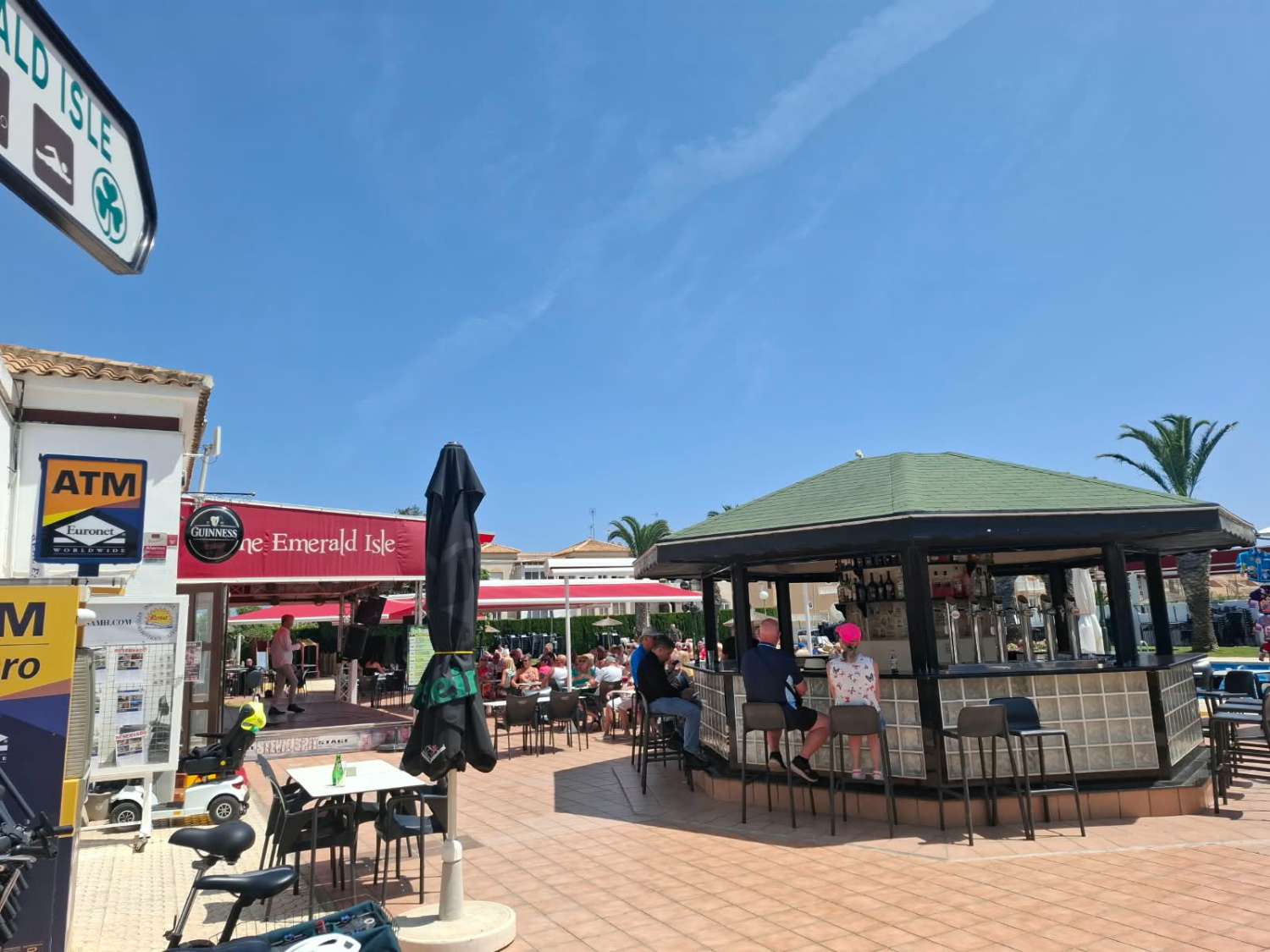 Apartamento con 1 dormitorio, 1 baño y terraza acristalada en Los Almendros, La Florida – Orihuela Costa
