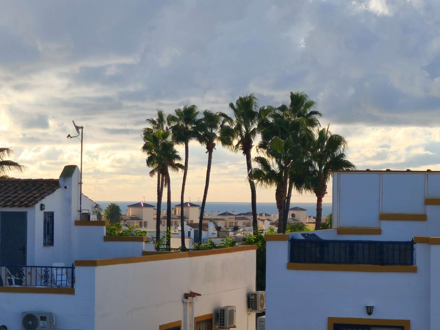 Apartamento en planta alta de 3 dormitorios con solarium privado