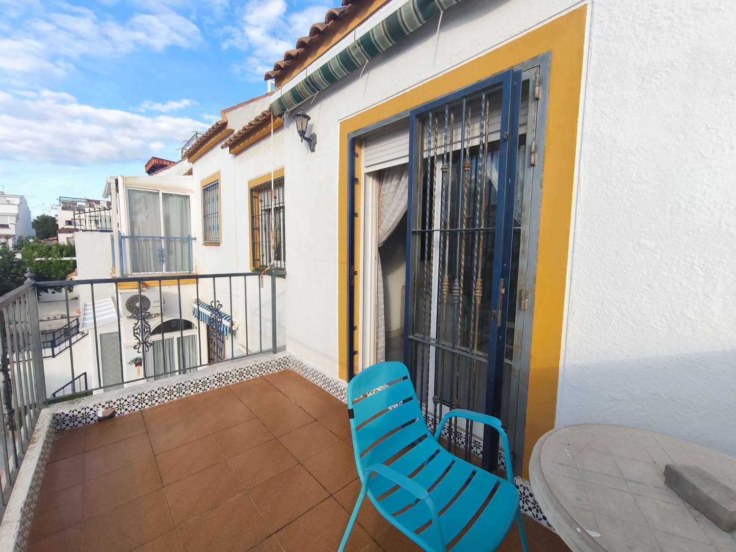 Apartamento en planta alta de 3 dormitorios con solarium privado