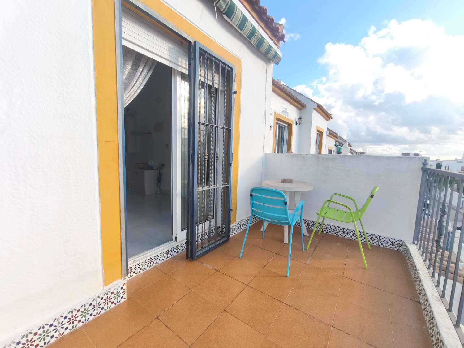 Apartamento en planta alta de 3 dormitorios con solarium privado