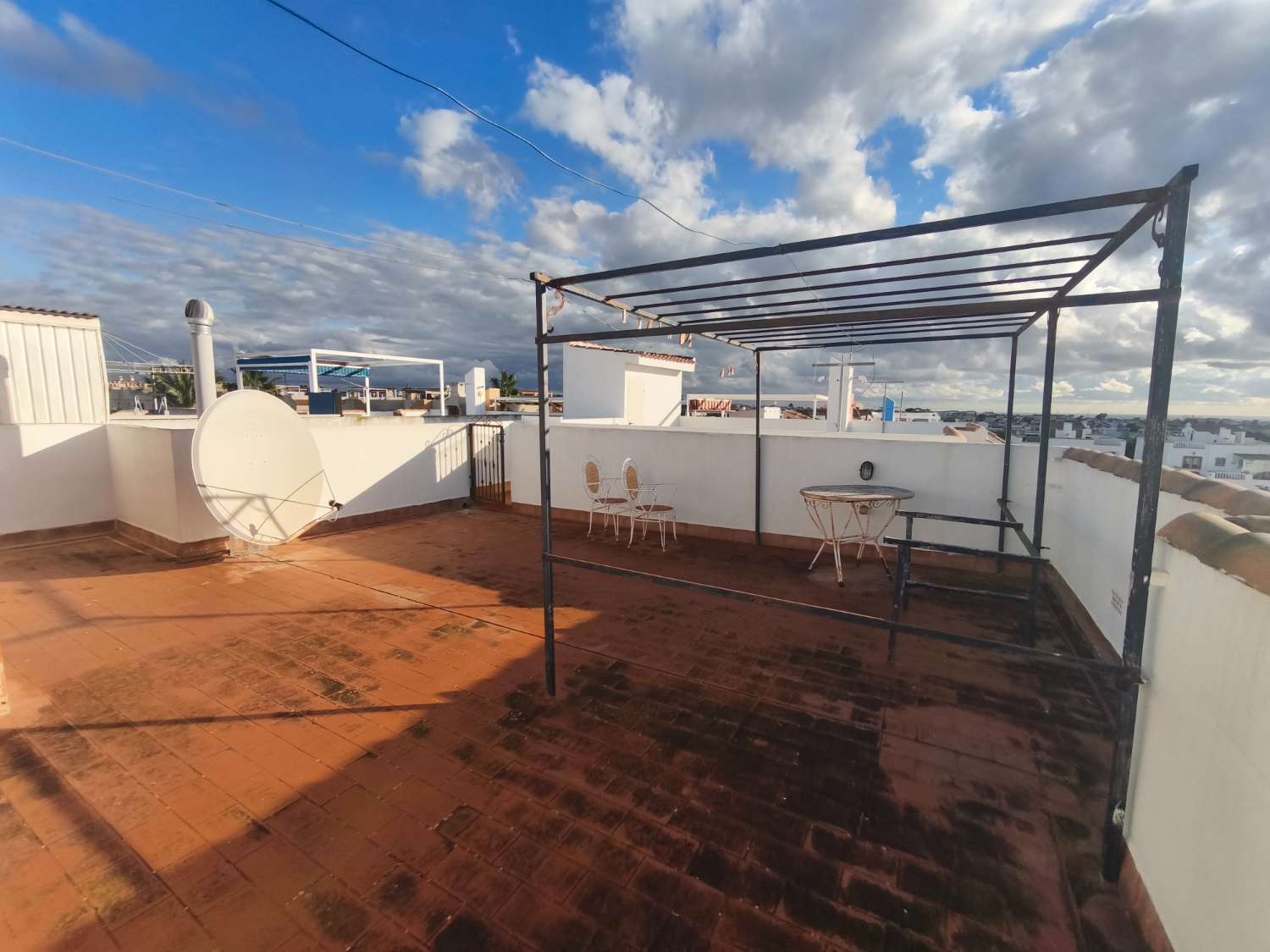 Apartamento en planta alta de 3 dormitorios con solarium privado