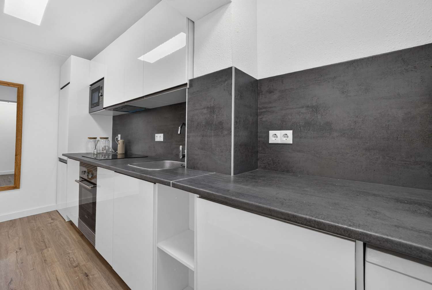 Edificio de 2 habitaciones totalmente renovado con amplia terraza en Villamartín