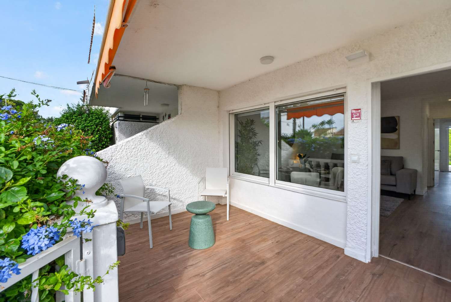 Edificio de 2 habitaciones totalmente renovado con amplia terraza en Villamartín