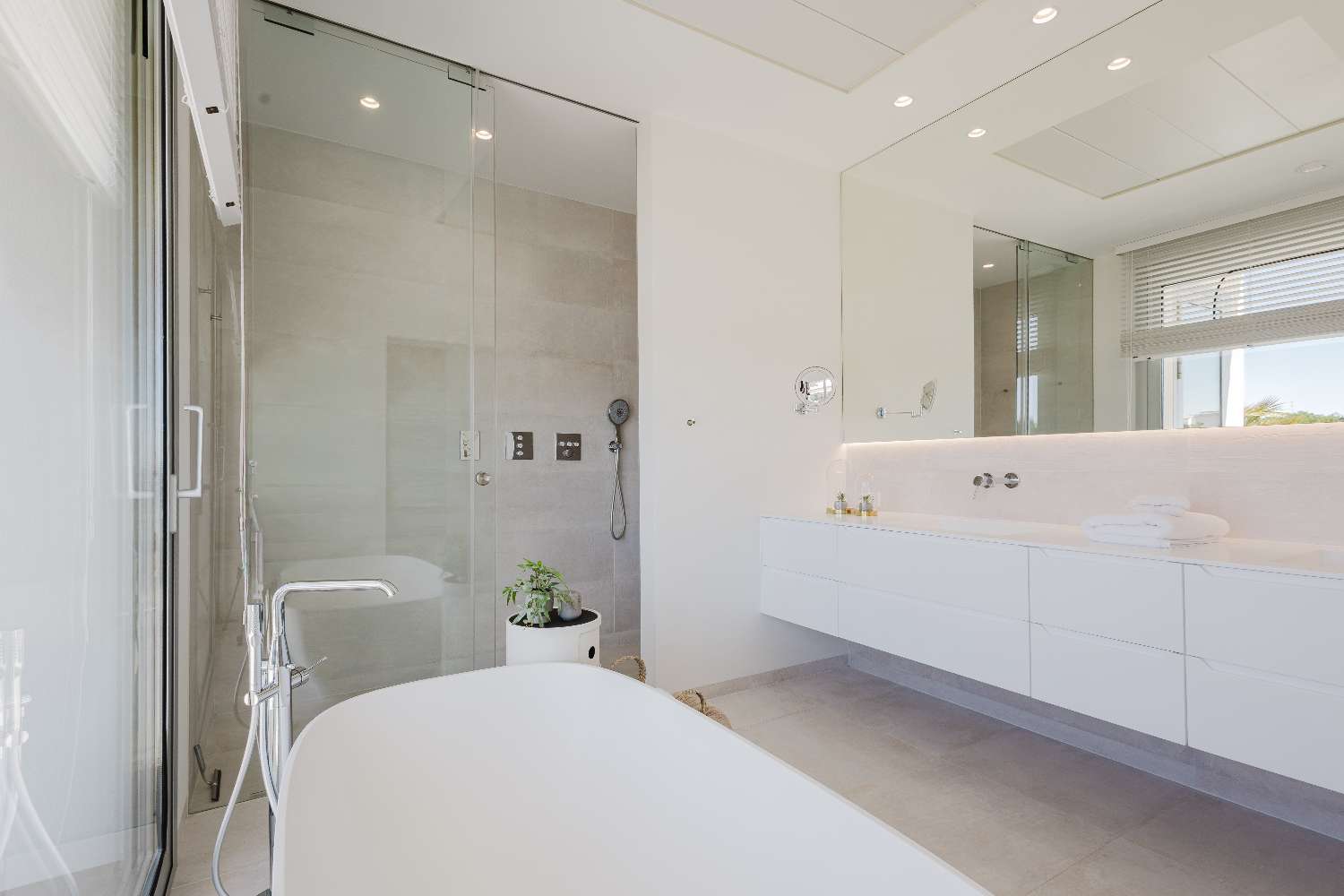 Villa de lujo de 5 habitaciones con piscina privada en Las Colinas Golf