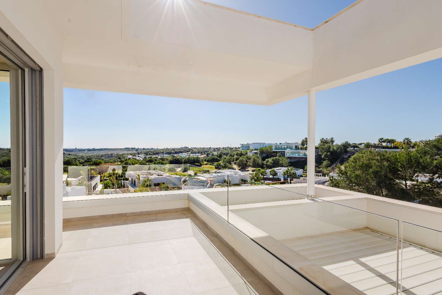 Villa de lujo de 5 habitaciones con piscina privada en Las Colinas Golf