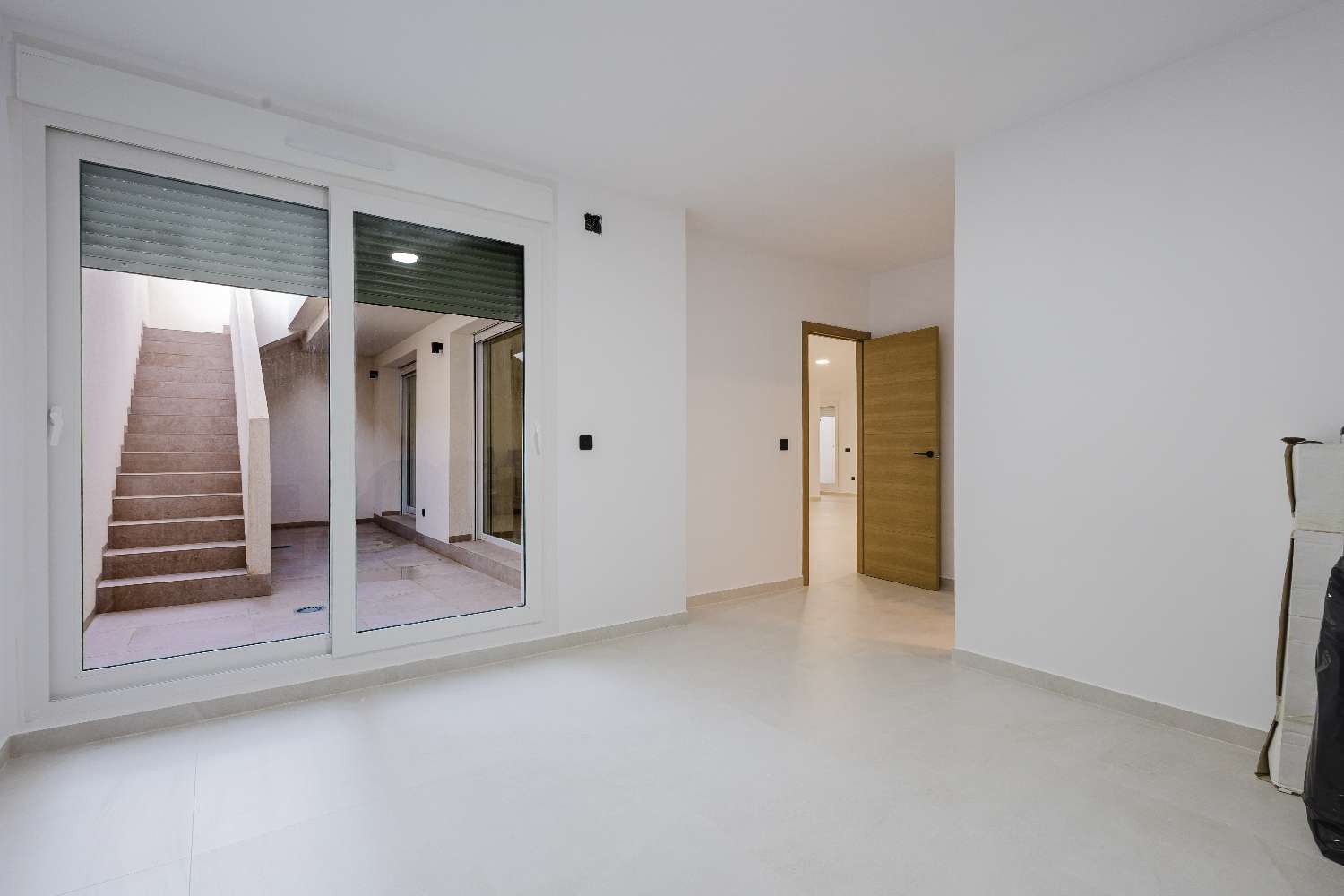 Villa moderna de lujo de 4 habitaciones con piscina privada en La Finca Golf Resort