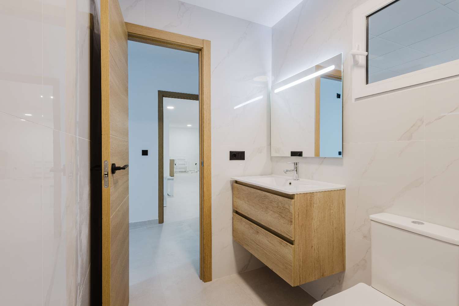 Villa moderna de lujo de 4 habitaciones con piscina privada en La Finca Golf Resort