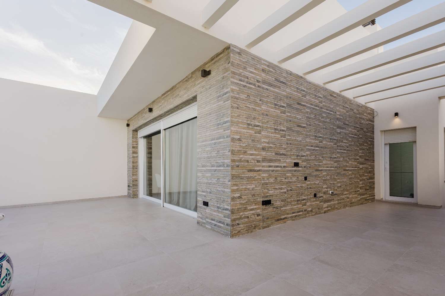 Villa moderna de lujo de 4 habitaciones con piscina privada en La Finca Golf Resort