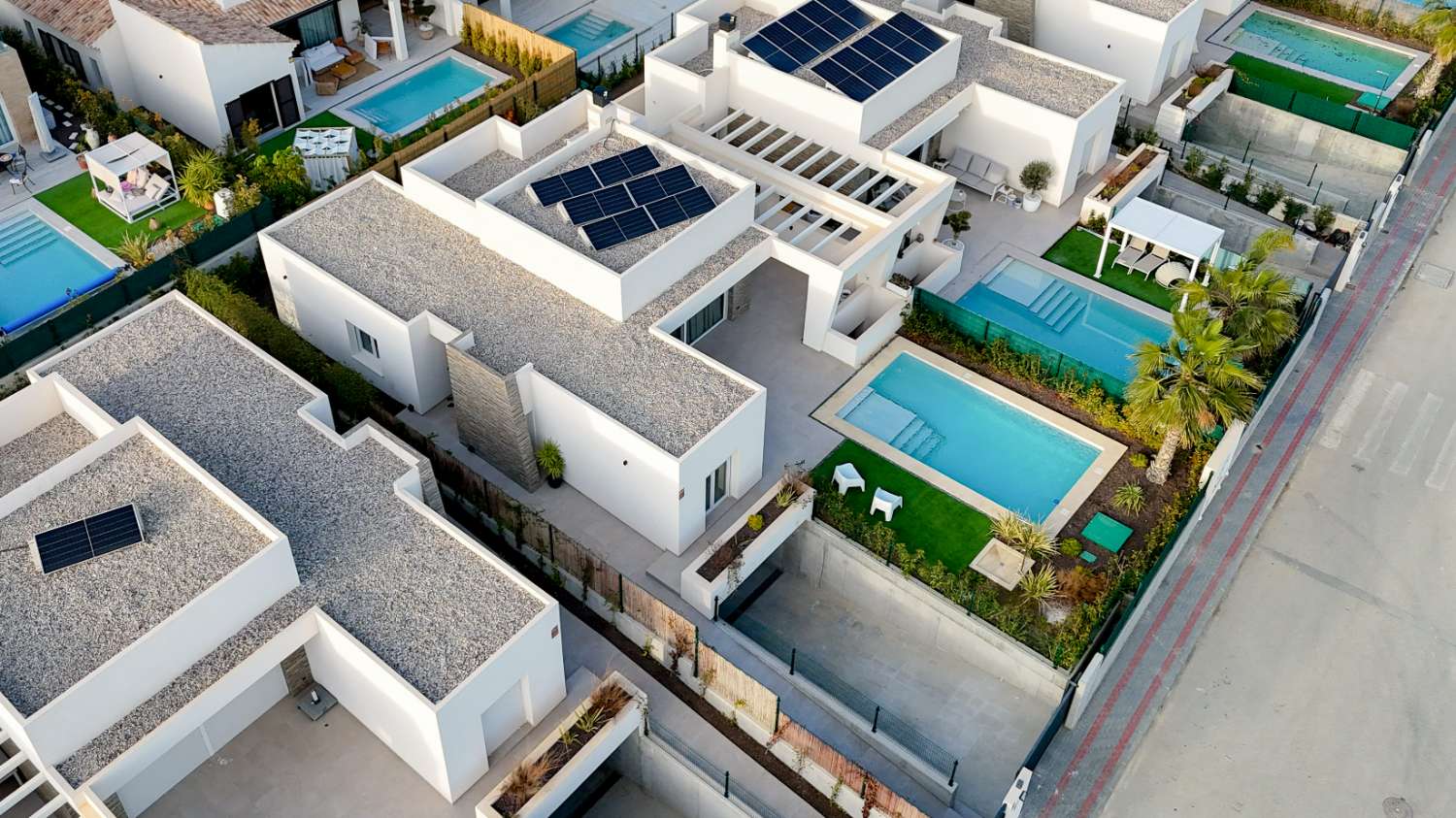 Villa moderna de lujo de 4 habitaciones con piscina privada en La Finca Golf Resort