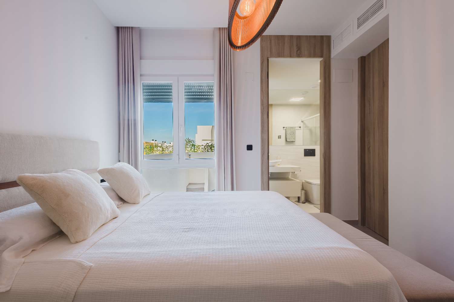 Villa moderna de lujo de 4 habitaciones con piscina privada en La Finca Golf Resort