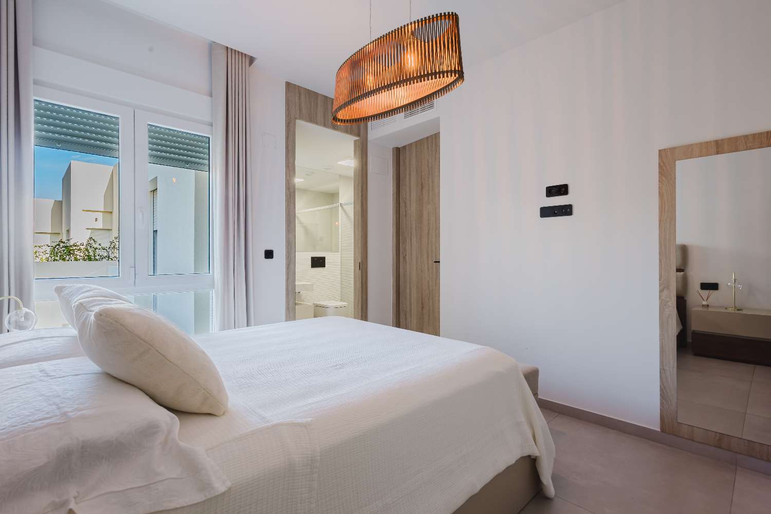 Villa moderna de lujo de 4 habitaciones con piscina privada en La Finca Golf Resort