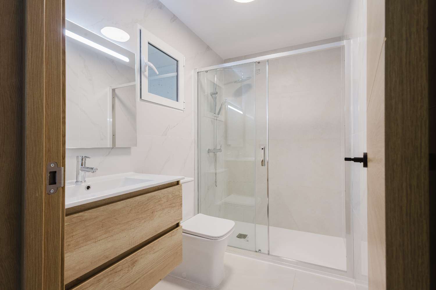 Villa moderna de lujo de 4 habitaciones con piscina privada en La Finca Golf Resort