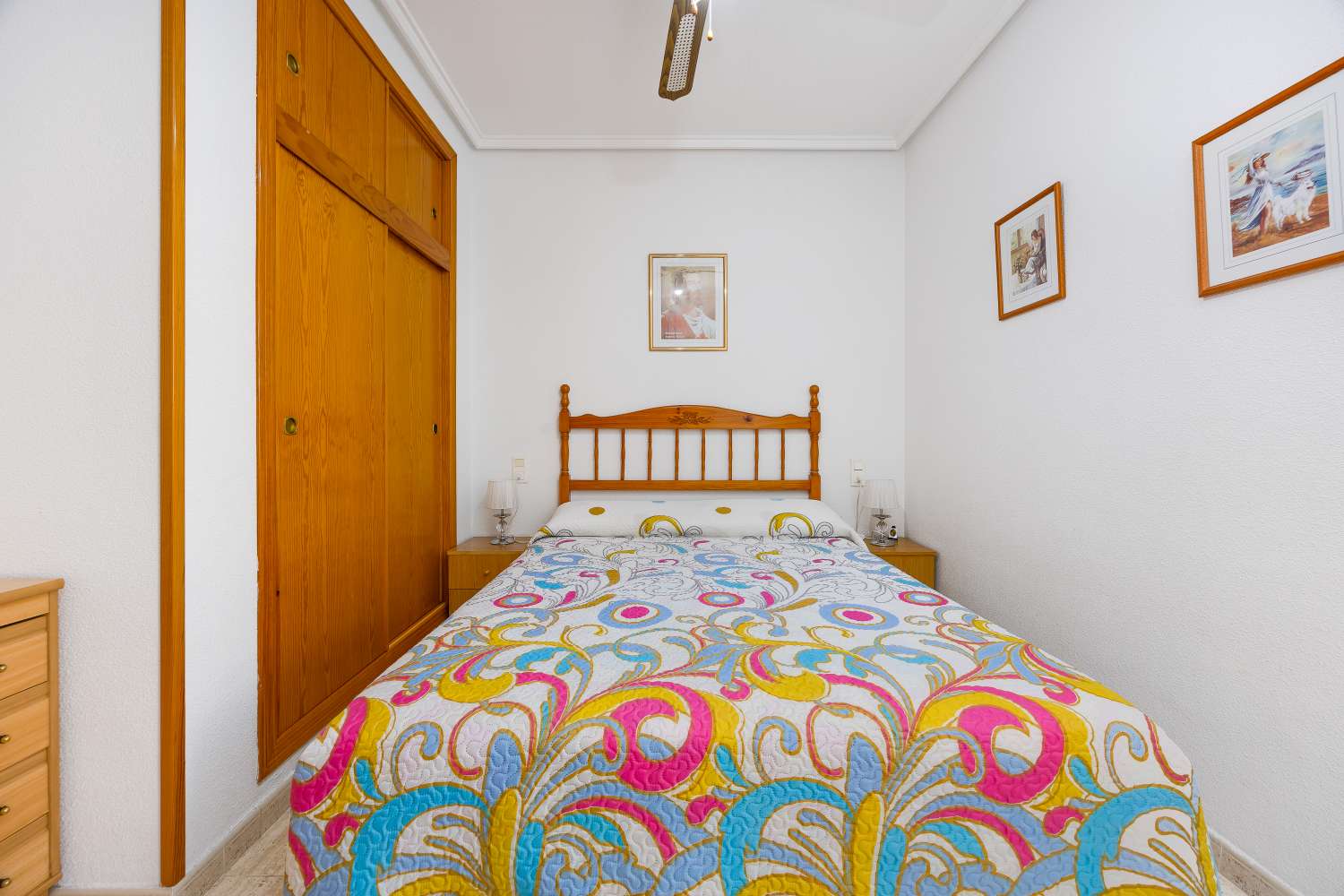 Piso céntrico en Torrevieja con garaje y piscina comunitaria