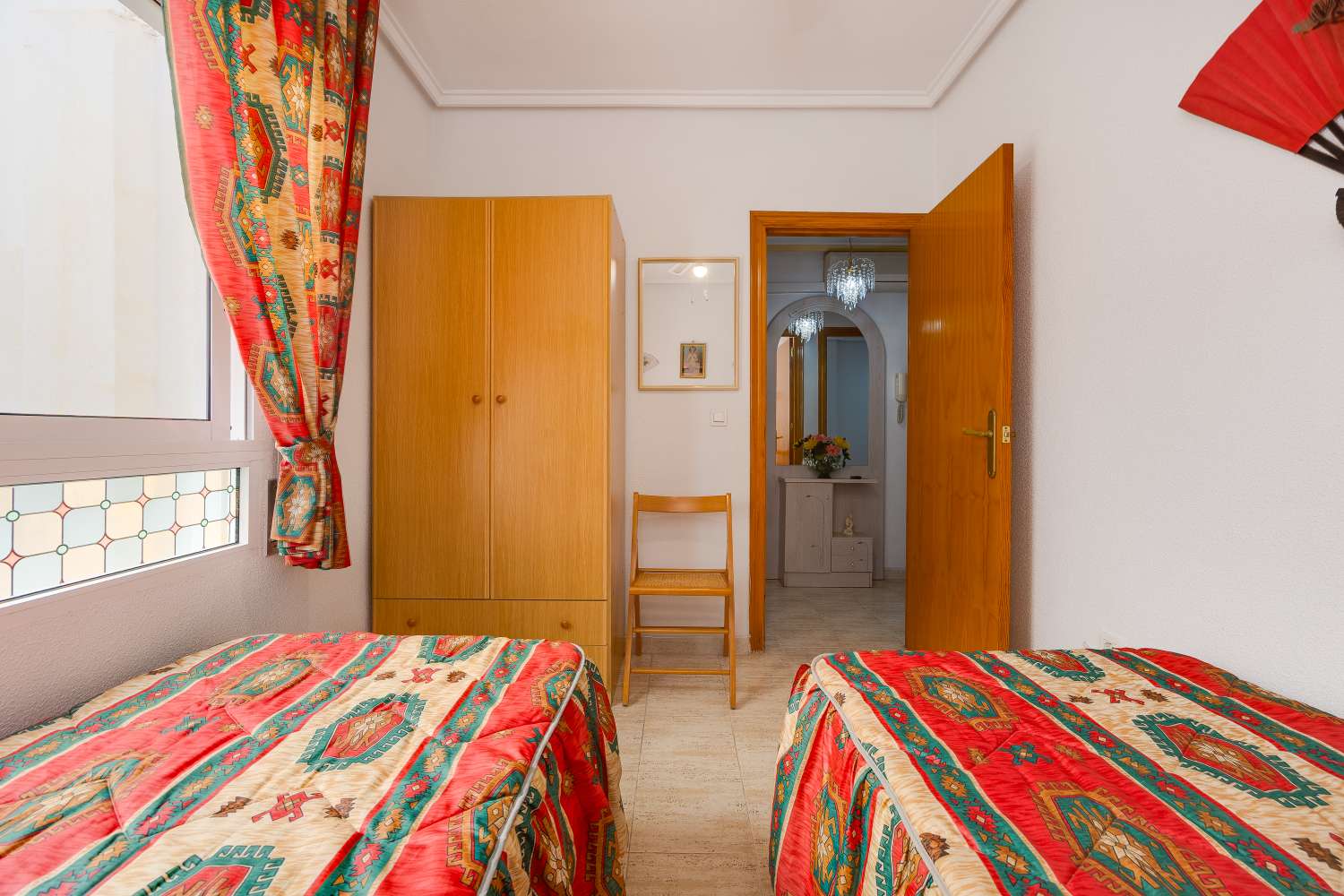 Piso céntrico en Torrevieja con garaje y piscina comunitaria