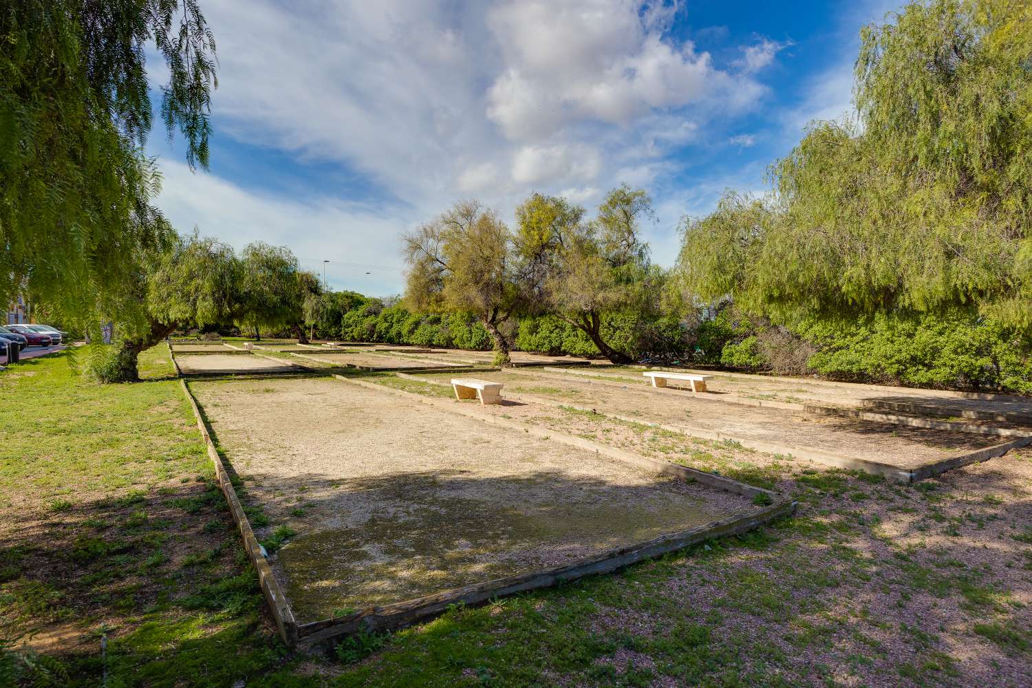 Piso céntrico en Torrevieja con garaje y piscina comunitaria