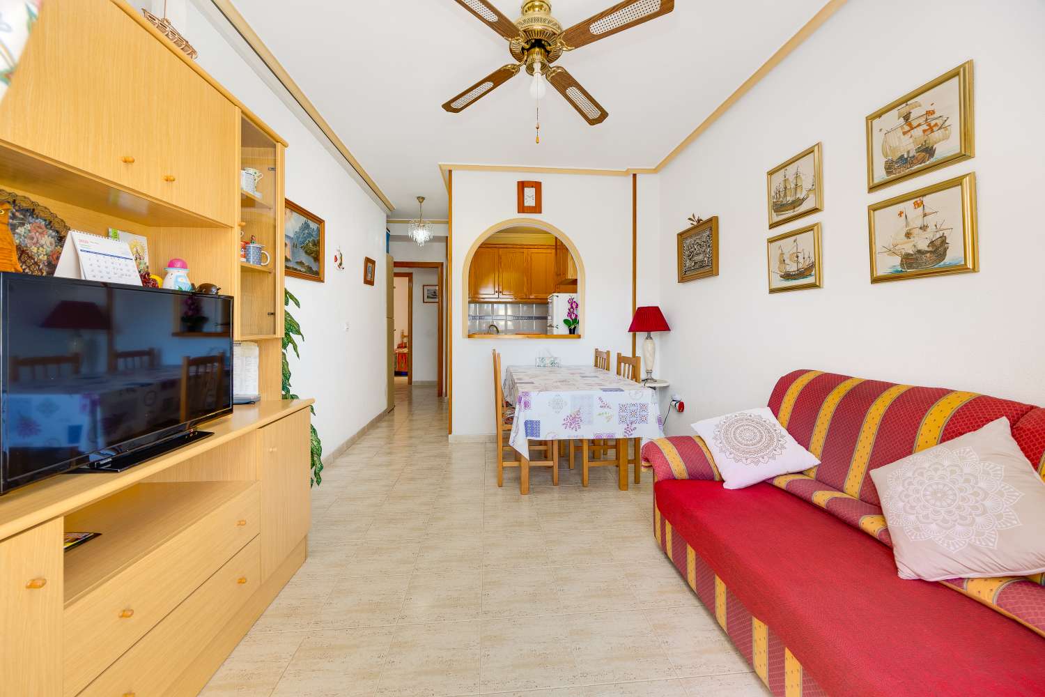 Piso céntrico en Torrevieja con garaje y piscina comunitaria