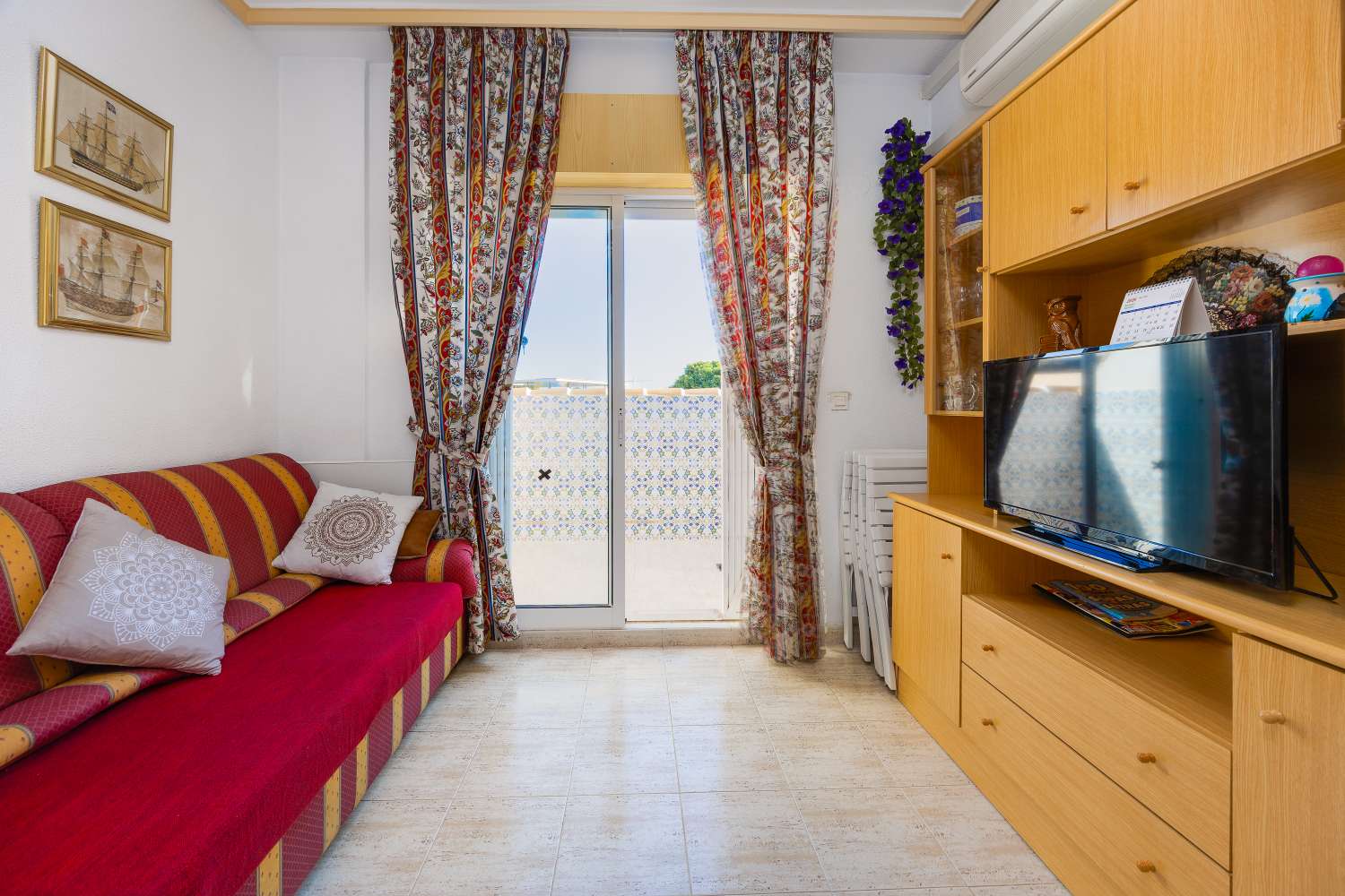 Piso céntrico en Torrevieja con garaje y piscina comunitaria